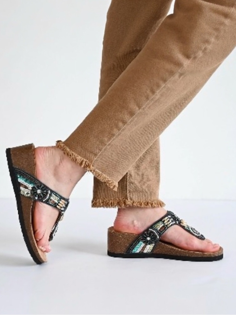 Rialto “Breeze” Leather Beaded Wedge Sandal Size 8